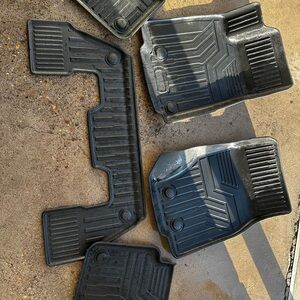 3 Row Floor Mats for 2021-2024Jeep Grand Cherokee